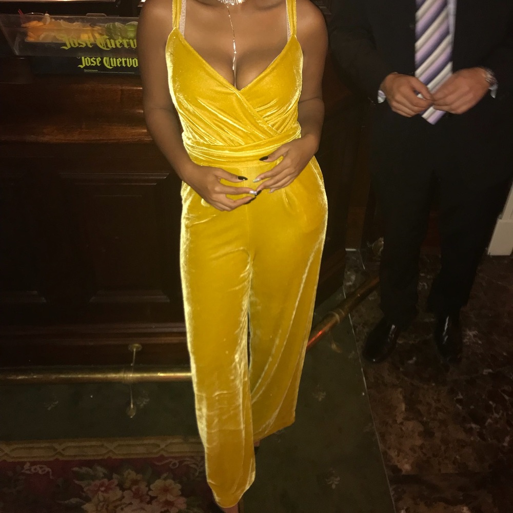 Velvet Yellow Jumpsuit 🍋✨🌼💛